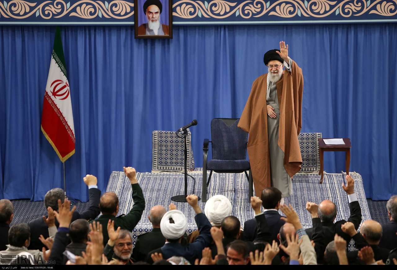 Ayatollah Khamenei empfängt Iraner aus Provinz Ost-Azerbaidjan Ayatollah Khamenei empfängt Iraner aus Provinz Ost-Azerbaidjan