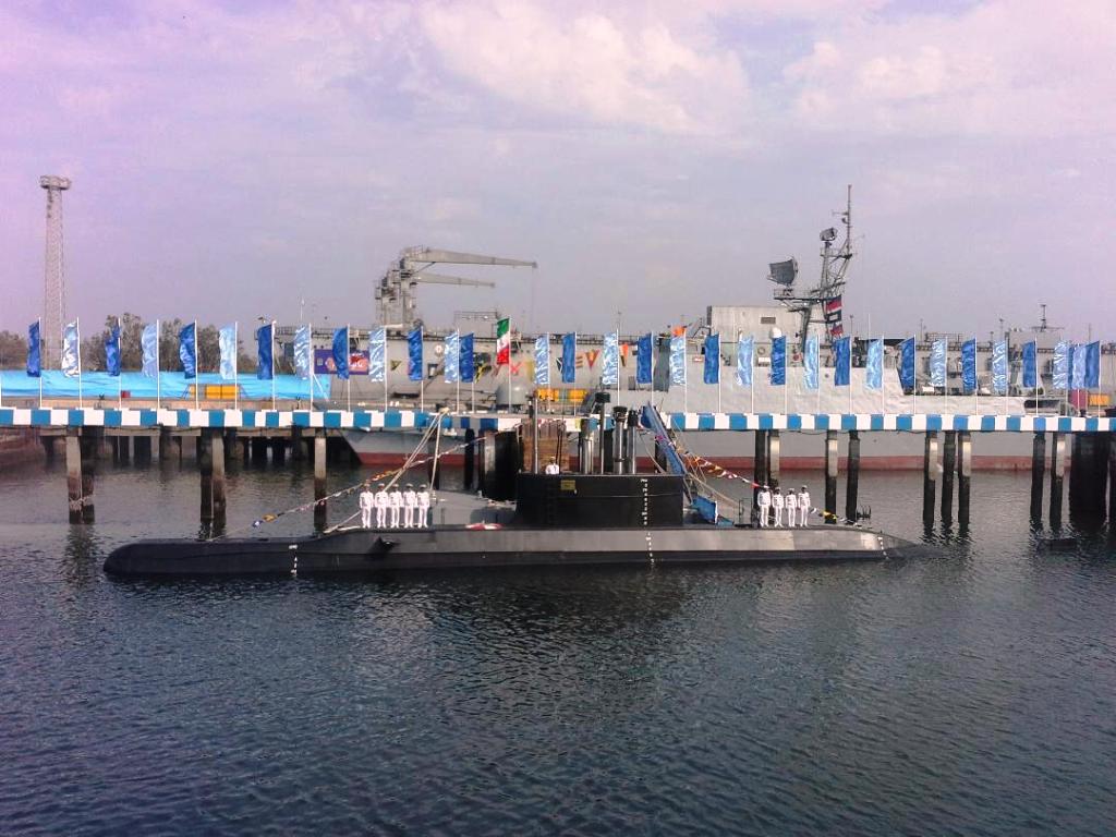 Iran lässt ein modernes U-Boot vom Stapel laufen Iran lässt ein modernes U-Boot vom Stapel laufen