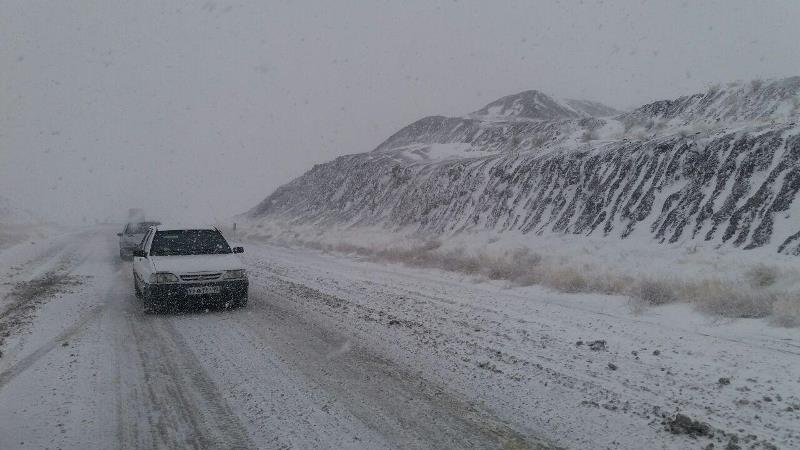 حركت در مسیر كوهستانی درگز تنها با زنجیرچرخ میسر است