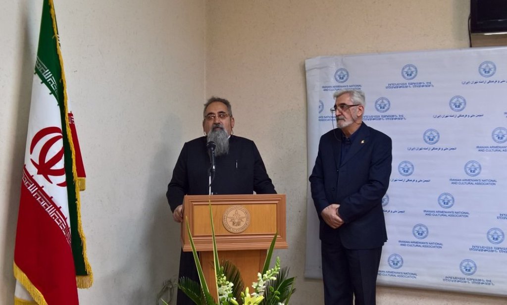 Rechte religiöser Minderheiten nach der islamischen Revolution legalisiert Rechte religiöser Minderheiten nach der islamischen Revolution legalisiert
