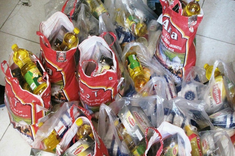 توزيع 100 بسته حمايتي در بين دانش آموزان نيازمند سلماس توزيع 100 بسته حمايتي در بين دانش آموزان نيازمند سلماس