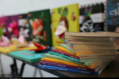 777 جلد كتاب به كتابخانه های عمومی اردستان اهدا شد