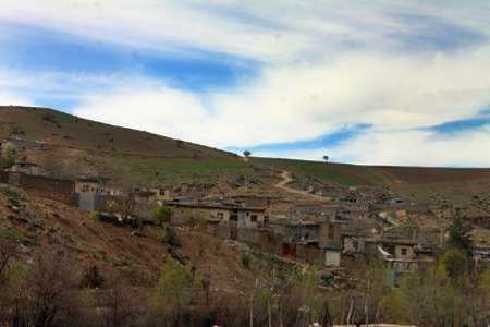 جابه جایی روستای خطر آفرین 'سرتنگ محمودی' در شهرستان كیار