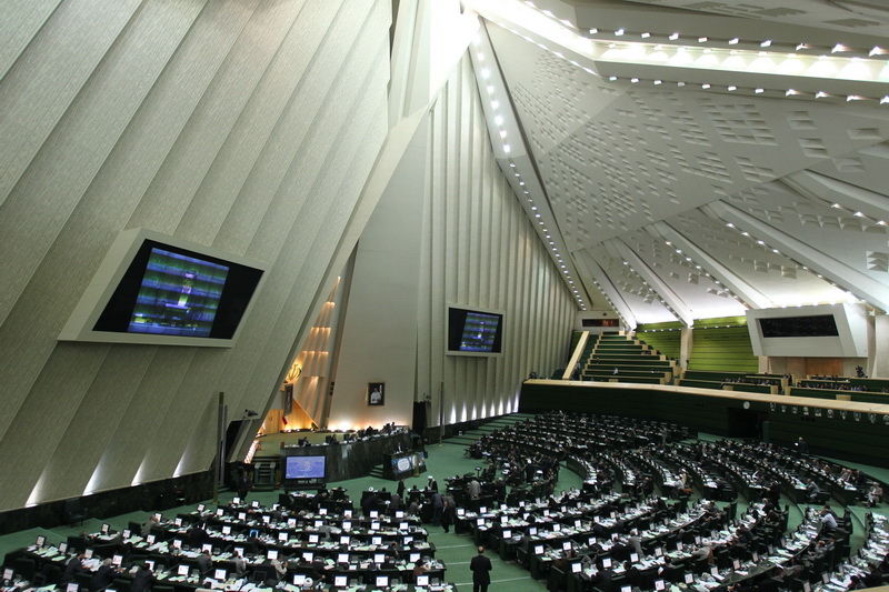 مجلس با افزایش قیمت وچند نرخی شدن بنزین درسال 98مخالفت كرد مجلس با افزایش قیمت وچند نرخی شدن بنزین درسال 98مخالفت كرد