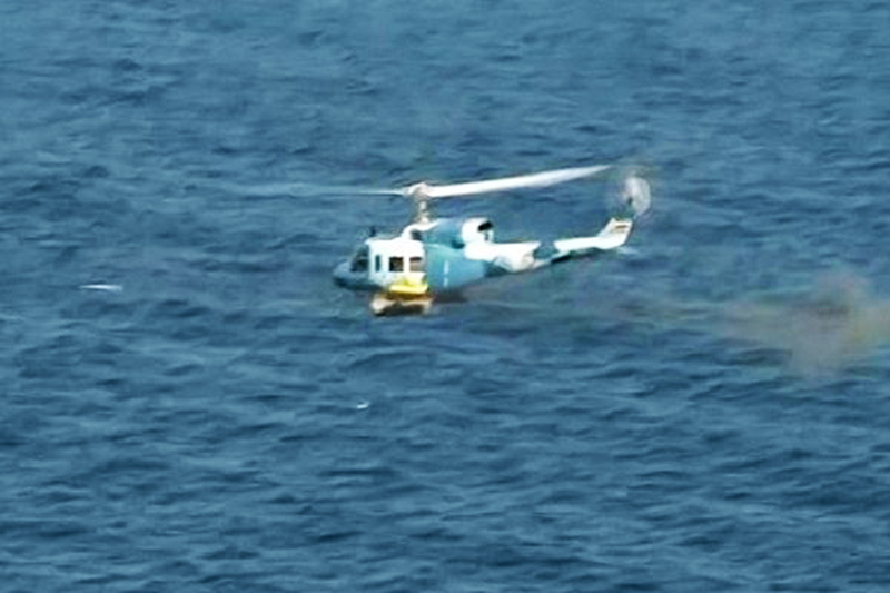 Iran navy copters conduct attack operation in drills Iran navy copters conduct attack operation in drills