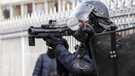 شورای اروپا خواستار توقف كاربرد گلوله های پلاستیكی در فرانسه شد