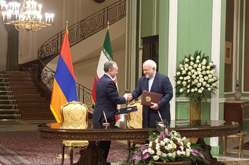 Iran, Armenia sign 2 MoUs Iran, Armenia sign 2 MoUs