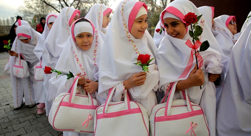 جشن تكلیف زمینه ترغیب دانش اموزان به انجام فرائض دینی را فراهم می كند