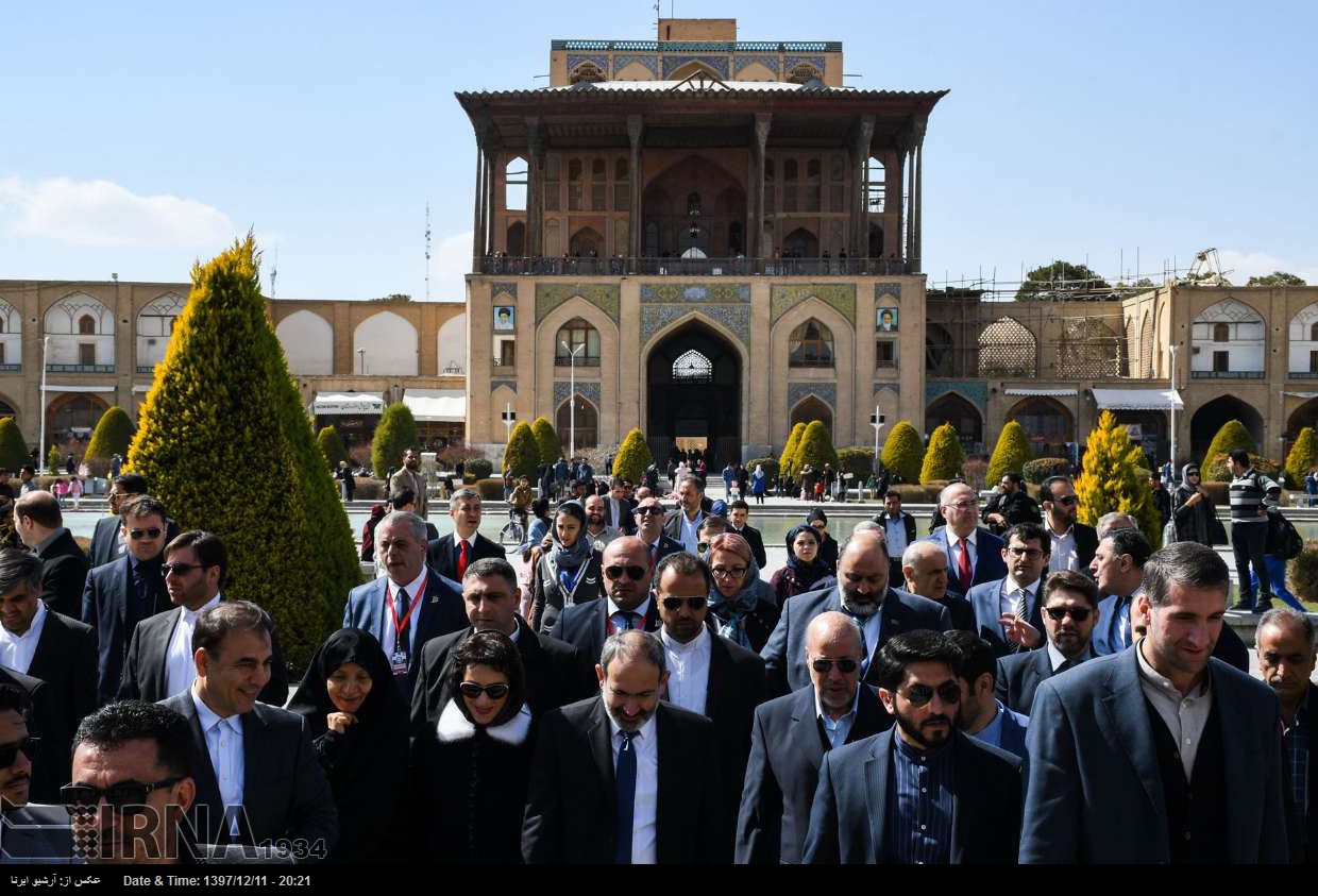 Armenischer Ministerpräsident besichtigt Isfahan
