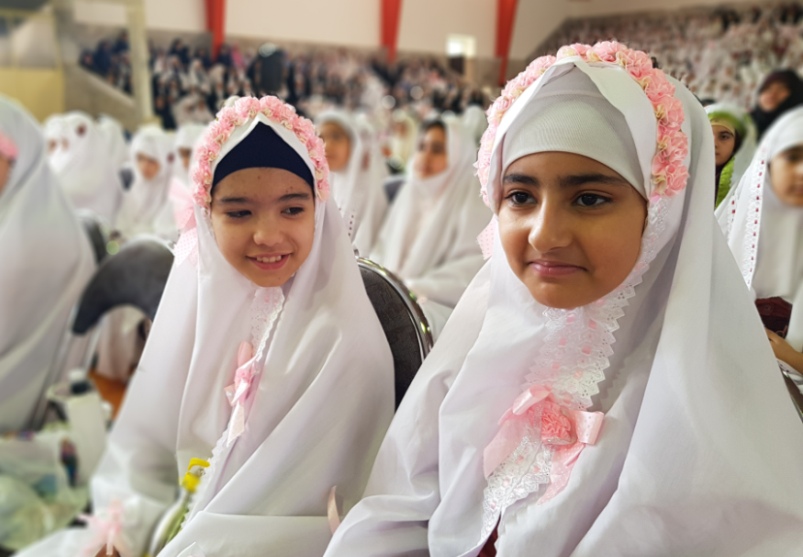 جشن بزرگ حافظان خردسال قرآن در كرمانشاه جشن بزرگ حافظان خردسال قرآن در كرمانشاه