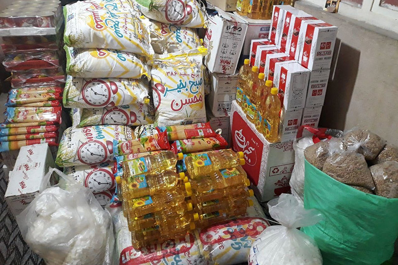 هشتمين سبد كالا بين خانواده زندانيان زنجاني توزيع مي شود هشتمين سبد كالا بين خانواده زندانيان زنجاني توزيع مي شود