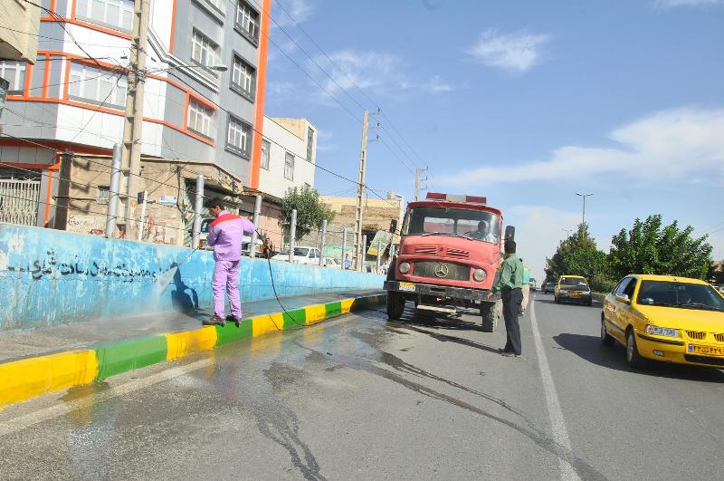 شهرداری زنجان با پاكسازی ورودی های شهر به استقبال عید می رود