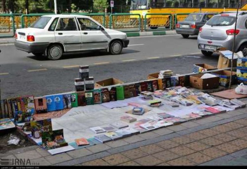 پیاده راه انقلاب تا چهارراه ولیعصر پایتخت ساماندهی می شود