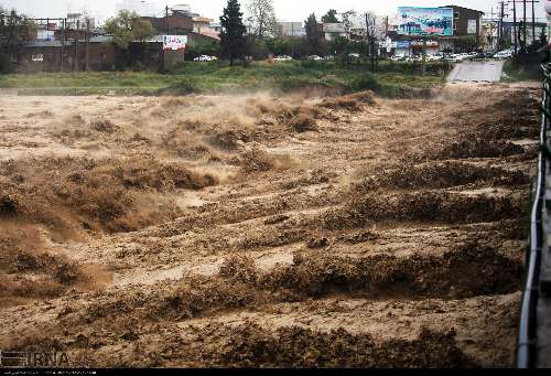 سیلاب راه دسترسی ۲۵ روستا در جنوب بابل را مسدود کرد