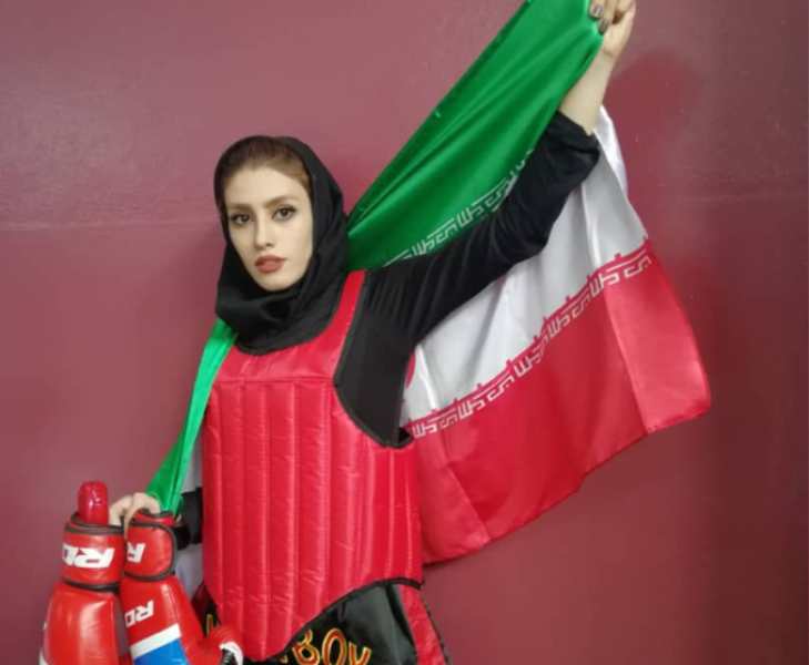 بانوي رزمي كار خوزستاني كه با كتف آسيب ديده، طلا گرفت بانوي رزمي كار خوزستاني كه با كتف آسيب ديده، طلا گرفت