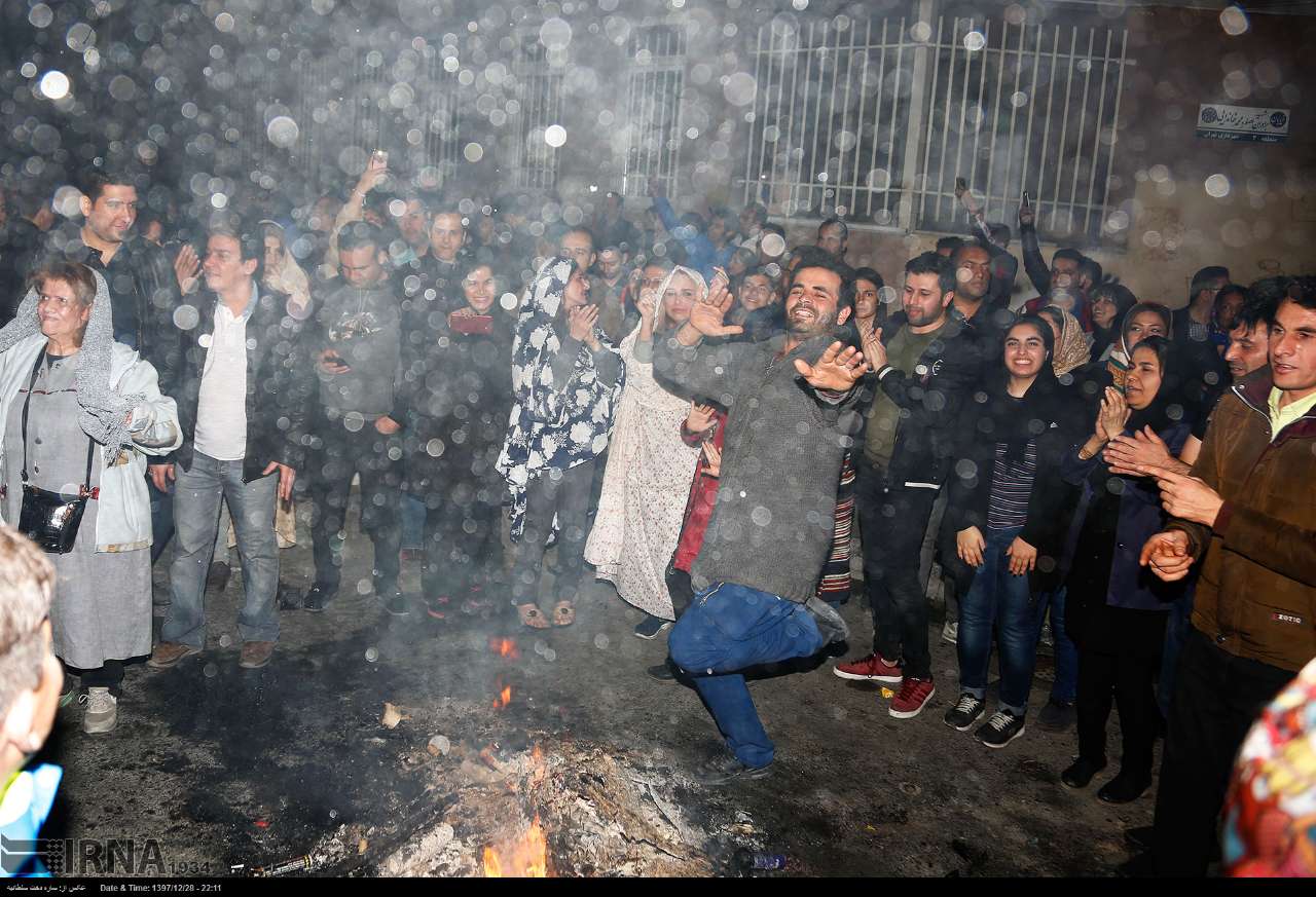 جشن آخرین چهارشنبه سال در تهران