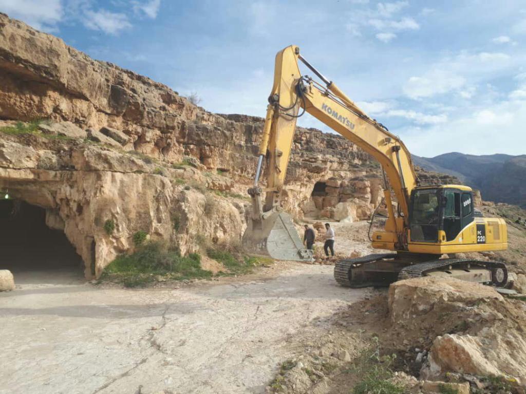 دهانه‌هاي غار تاريخي سنگ‌اشكن جهرم گشوده شد