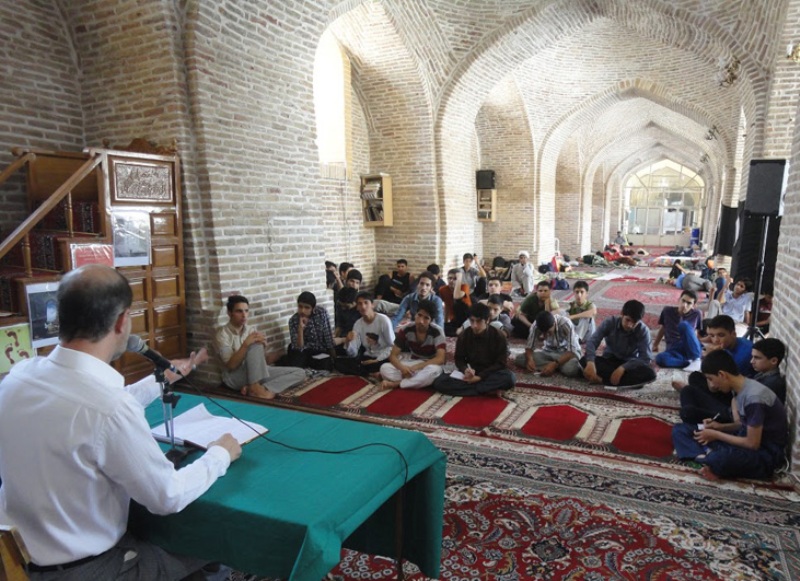 اعتكاف؛ درنگي به قصد قربت اعتكاف؛ درنگي به قصد قربت