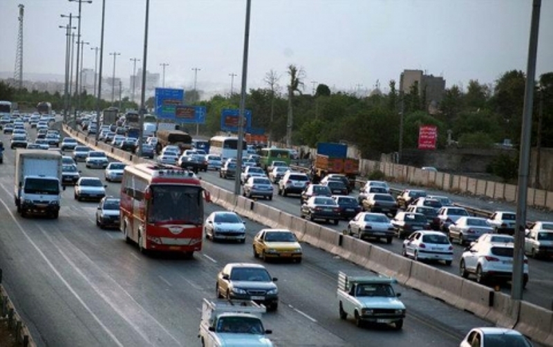ترافیك در جاده های ورودی خراسان رضوی نیمه سنگین است ترافیك در جاده های ورودی خراسان رضوی نیمه سنگین است