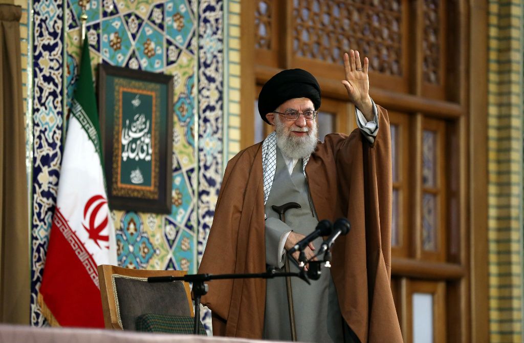 Ayatollah Khamenei nennt 1398 das Jahr der Möglichkeiten Ayatollah Khamenei nennt 1398 das Jahr der Möglichkeiten
