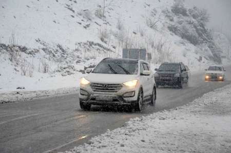 تردد در گردنه هاي خراسان شمالي تنها با زنجير چرخ ميسر است