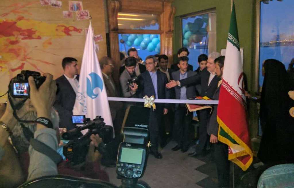 Das erste Unterwasserrestaurant im Nahen Osten im Iran eröffnet Das erste Unterwasserrestaurant im Nahen Osten im Iran eröffnet