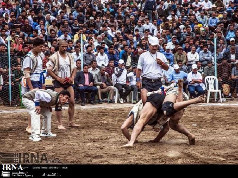 مسابقات كشوري كشتي با چوخه در خوشاب برگزار شد