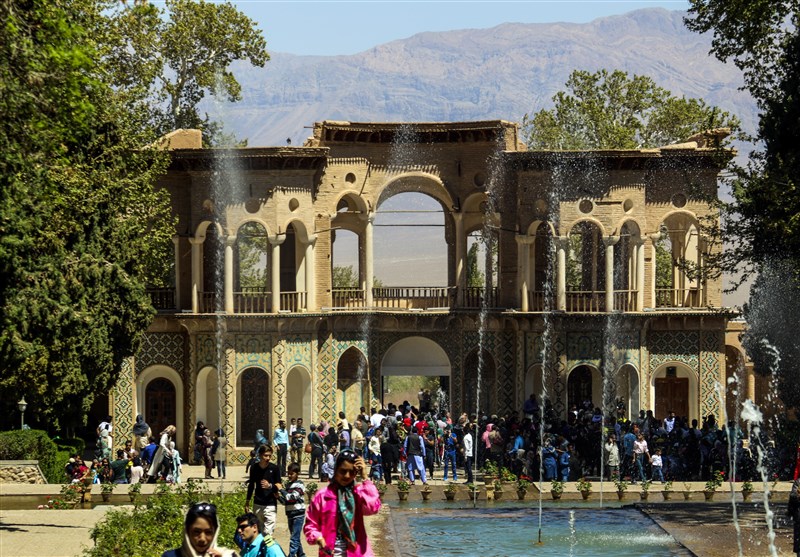 باغ شاهزاده ماهان جواهري در دل كوير