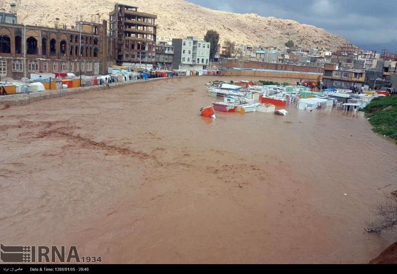 سيل به زيرساخت هاي غرب كرمانشاه خسارت هاي زيادي وارد كرد