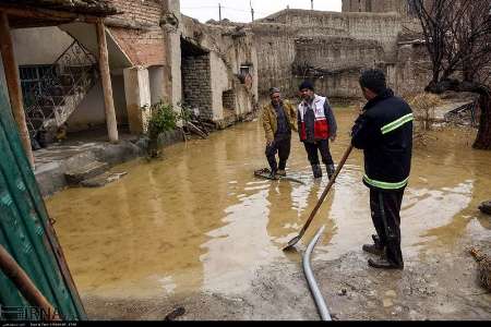 روستای دنگزلو سمیرم در محاصره سیل است