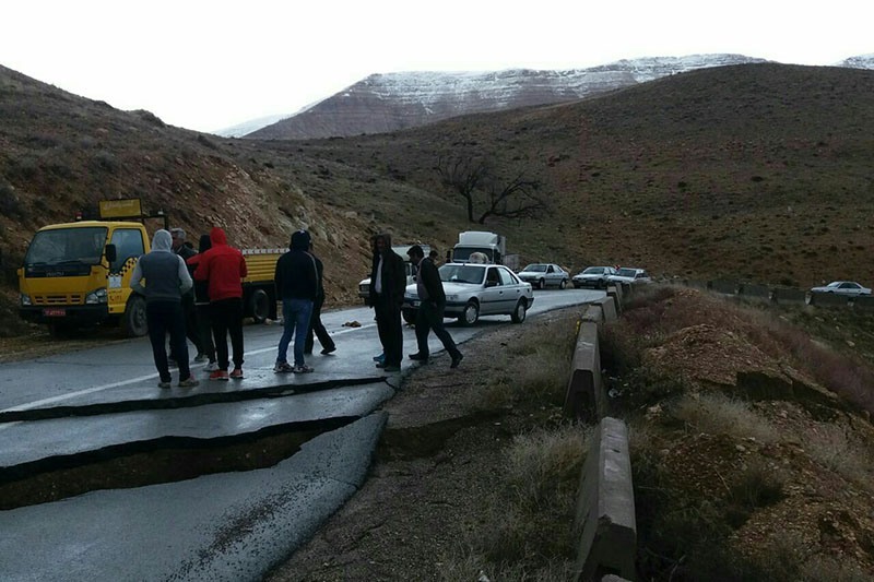 رانش زمین در همدان تردد را كند كرد