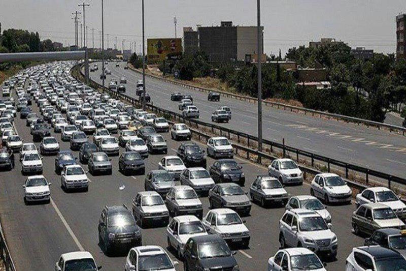 ترافيك در محورهاي جنوب به شمال اصفهان سنگين است ترافيك در محورهاي جنوب به شمال اصفهان سنگين است