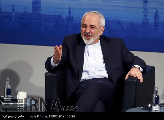 Zarif ridiculiza las contradictorias afirmaciones de su homólogo estadounidense Zarif ridiculiza las contradictorias afirmaciones de su homólogo estadounidense
