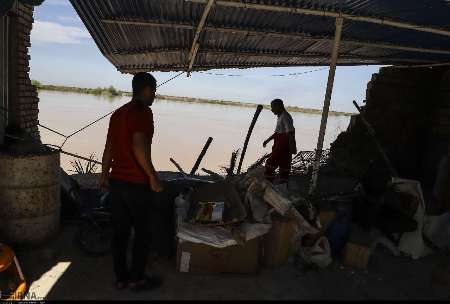 برخی روستاهای درمعرض سیلاب خوزستان برای تخلیه مقاومت می كنند