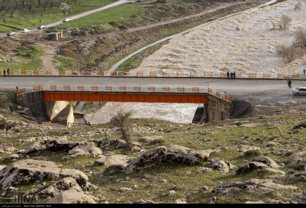 ارتباط روستای دزك سرچشمه كوهرنگ قطع شد