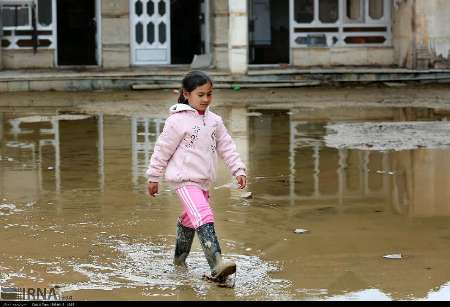 پزشكان همدان 180 میلیون ریال به سیل زدگان كمك كردند