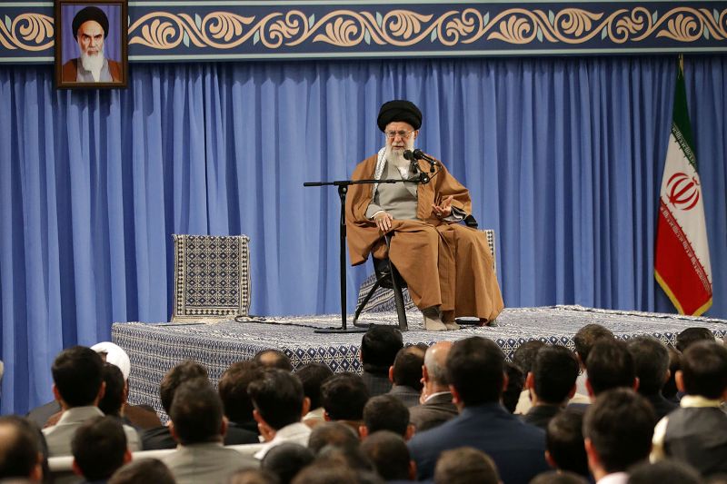 Leader: US desperate plots against IRGC to lead nowhere