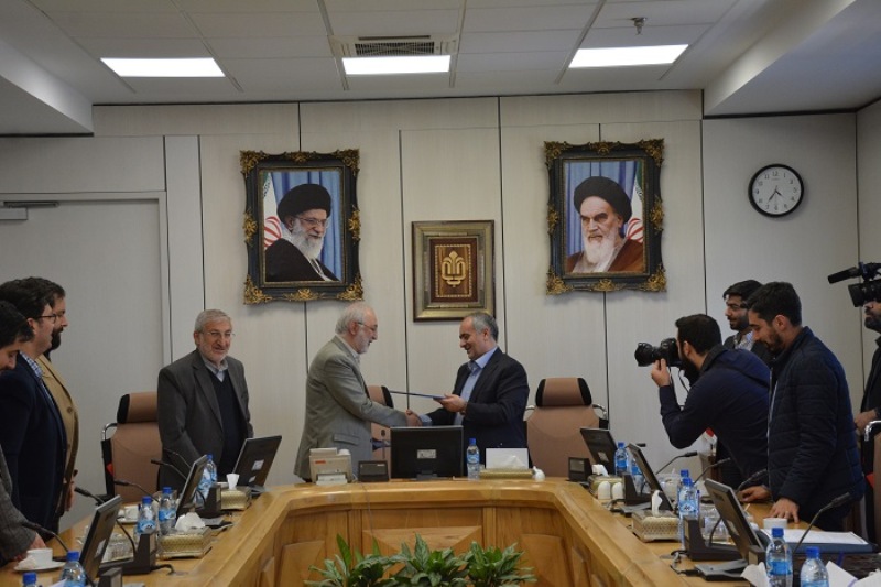 تفاهمنامه ساخت و تجهیز كتابخانه در 14 منطقه محروم امضا شد