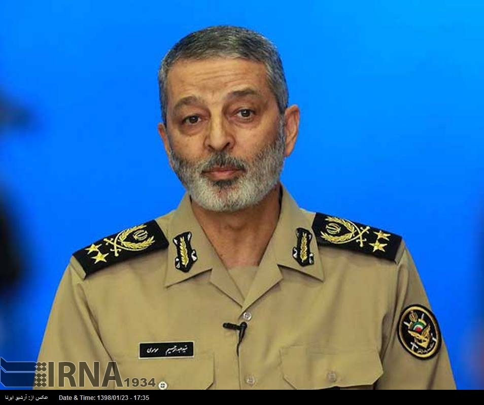 El Ejército iraní seguirá ayudando a los afectados por las inundaciones mientras sea necesario El Ejército iraní seguirá ayudando a los afectados por las inundaciones mientras sea necesario