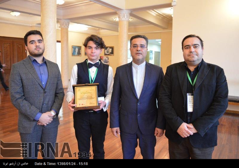 Joven iraní, galardonado con el primer premio de Piano del Festival de Música Clásica celebrado en Bakú Joven iraní, galardonado con el primer premio de Piano del Festival de Música Clásica celebrado en Bakú