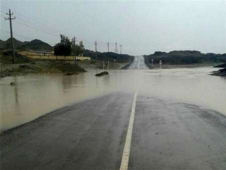 سيلاب مسير تايباد به روستاي دربند را بست