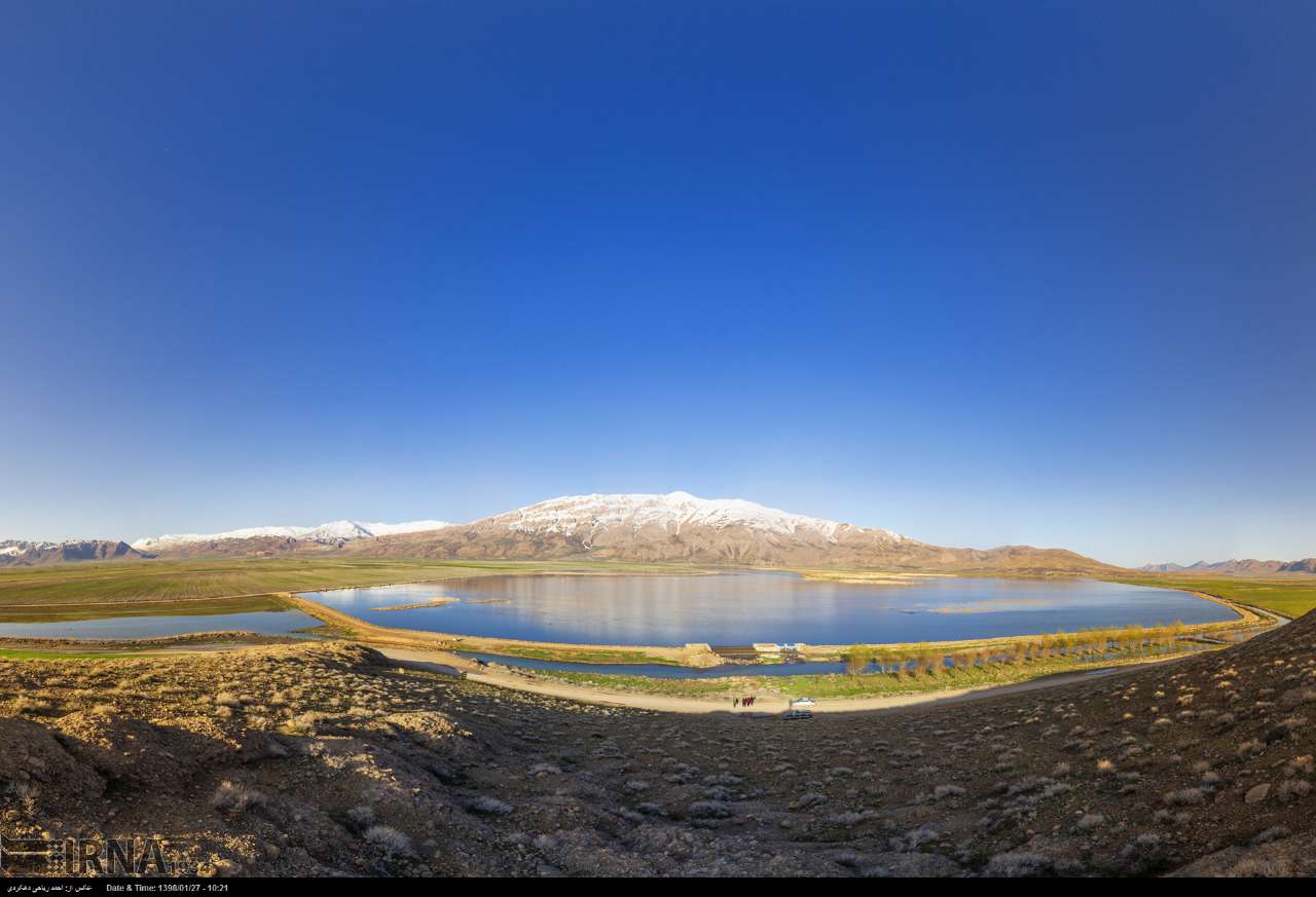 ۱۰۰ نفر از کارگران کوهنورد کشور به قله کلار شهرستان بروجن صعود کردند