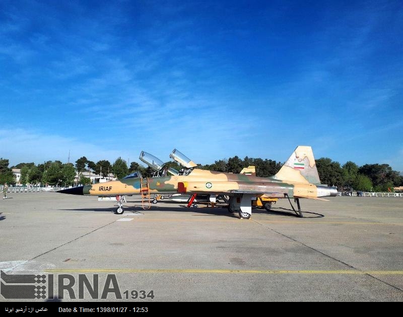 El caza iraní “Kosar” sobrevuela por primera vez los cielos de Teherán El caza iraní “Kosar” sobrevuela por primera vez los cielos de Teherán