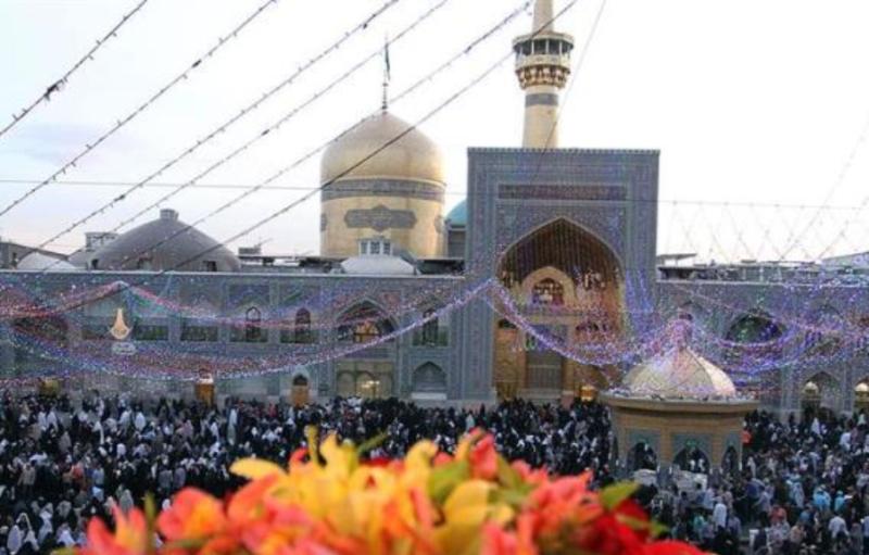 زائران حرم مطهر رضوی سالروز میلاد جوان كربلا را جشن گرفتند زائران حرم مطهر رضوی سالروز میلاد جوان كربلا را جشن گرفتند