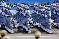 Iran stellt mit riesiger Parade die Macht seiner Armee zur Schau