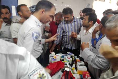 رئيس سازمان اورژانس:ارايه خدمات پزشكي در مناطق سيل زده كشور ادامه دارد رئيس سازمان اورژانس:ارايه خدمات پزشكي در مناطق سيل زده كشور ادامه دارد