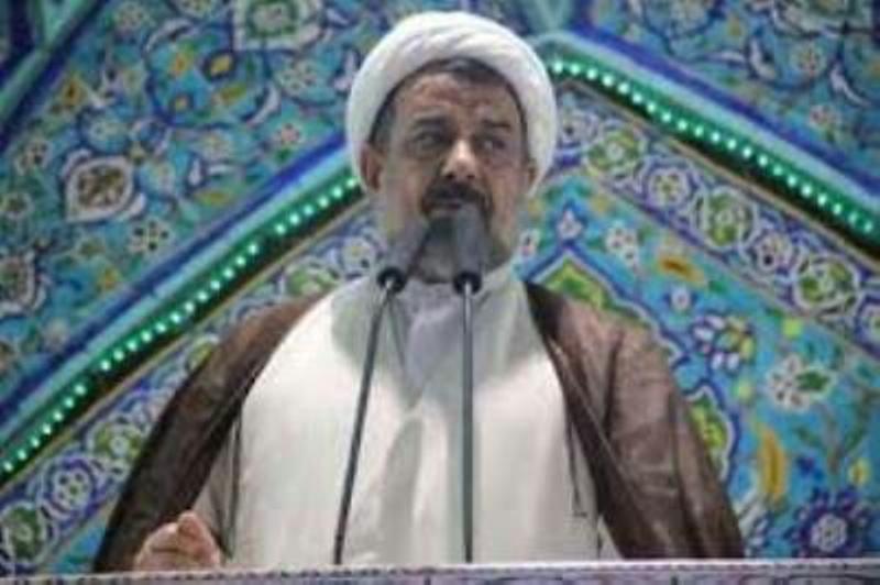 راه عزت و بزرگي ملت، ايستادگي در برابر استكبار است راه عزت و بزرگي ملت، ايستادگي در برابر استكبار است