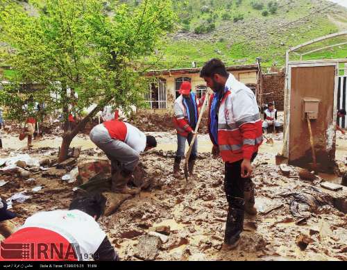 حضور ۷۷۰ امدادگر برای امدادرسانی در سیل ۱۳ استان/اسکان اضطراری ۳۴۴ نفر