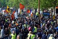 هشدار شدید پلیس فرانسه مانع از تظاهرات جلیقه زردها نشد