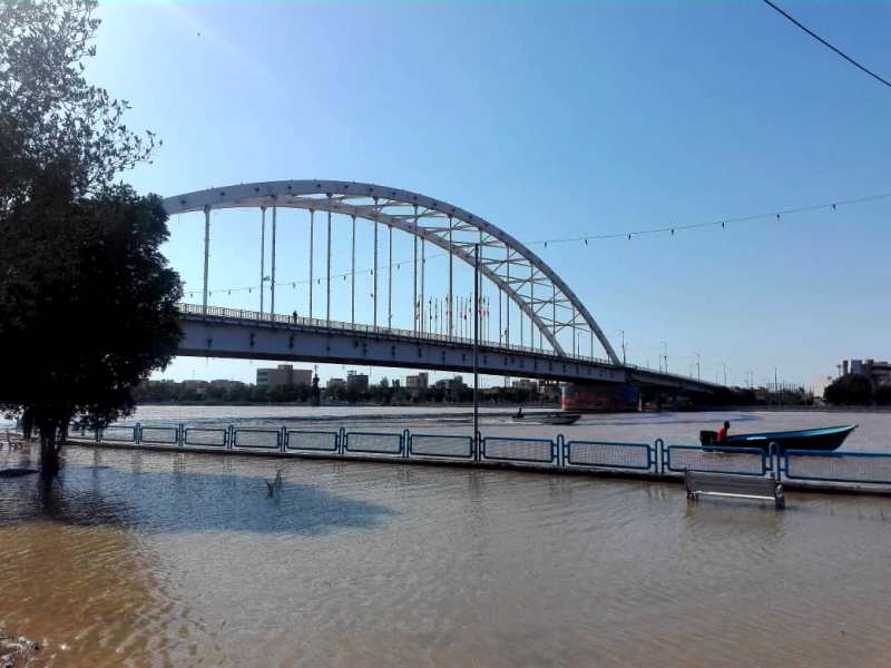 بلوار ساحلي خرمشهر زير آب رفت بلوار ساحلي خرمشهر زير آب رفت